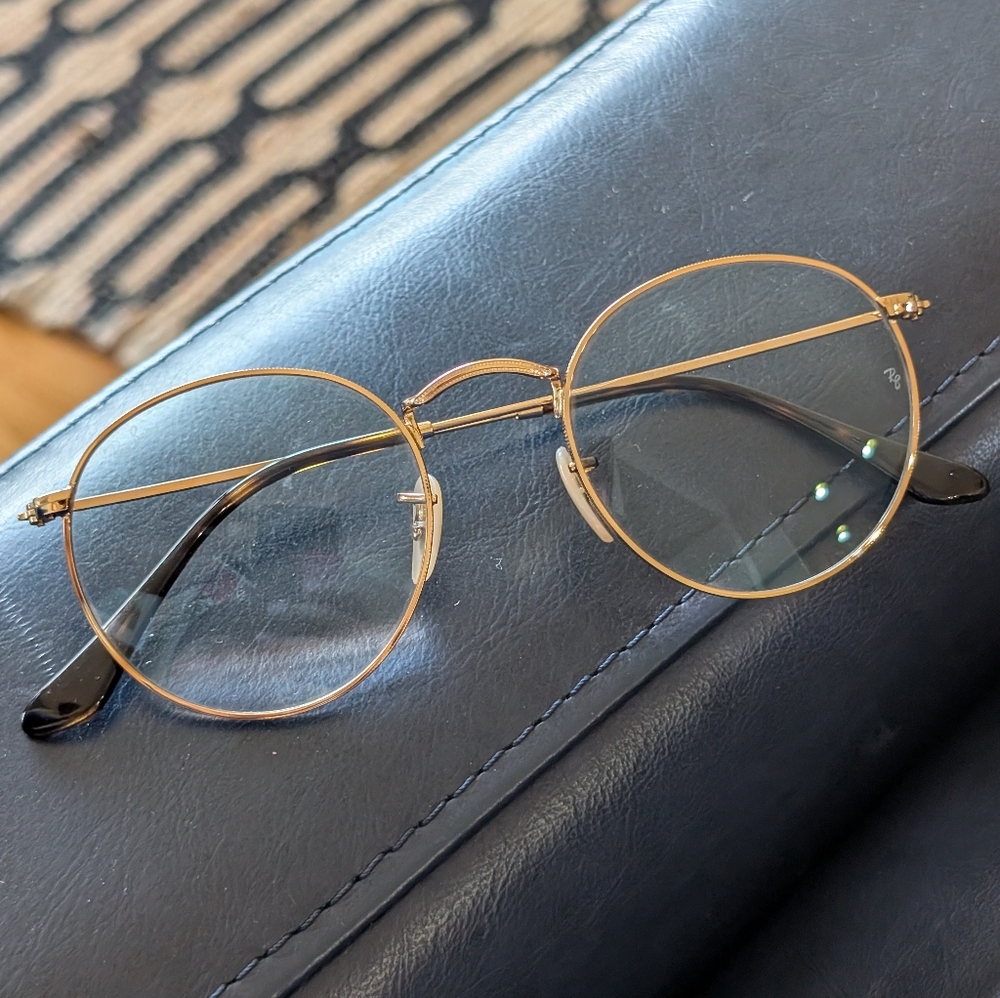 Ray-Ban RB 3447-V Round Metal Optical Frames in gold. Made In Italy.